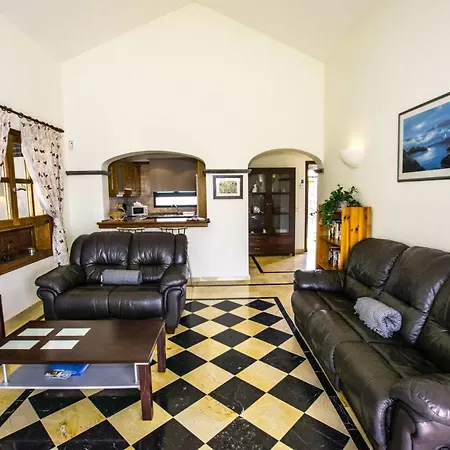 וילה 216 - Helena By Now Ltd *